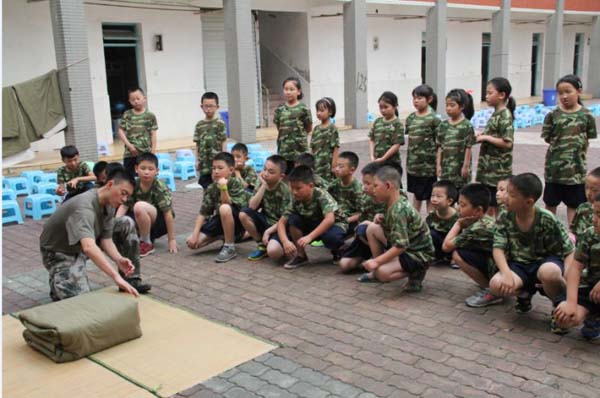 武陵山大裂谷旅游