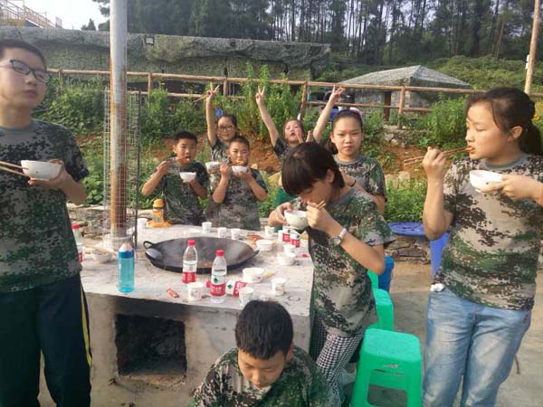 武陵山大裂谷旅游